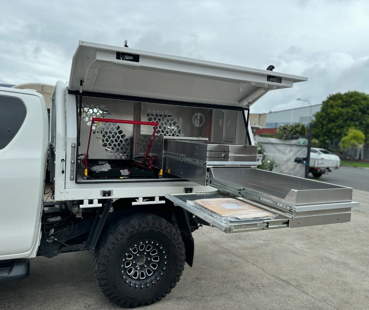 Dunn And Watson Gas Struts Fitted To A Vehicle